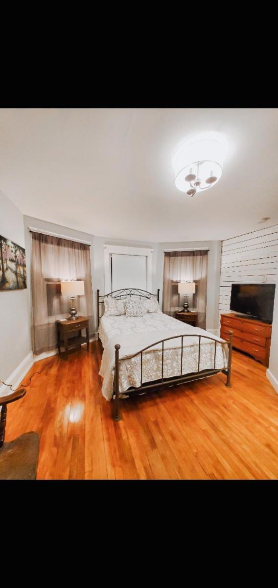 The Willow House Bed & Breakfast Kensington Exterior photo